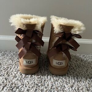 UGG Tan Boots with Cream Shearling and Brown Ribbons toddler girls size 8